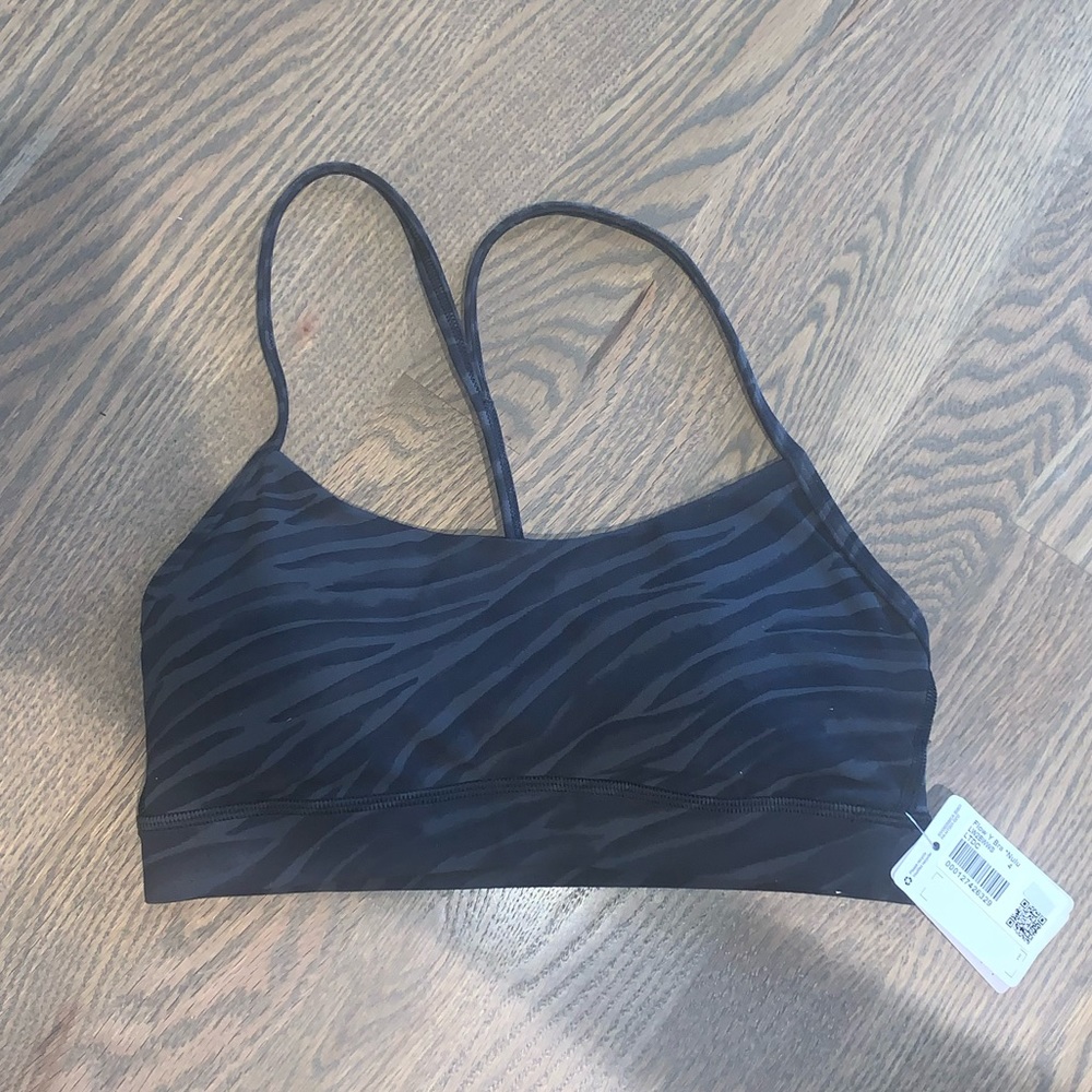 Brand new lululemon sports bra